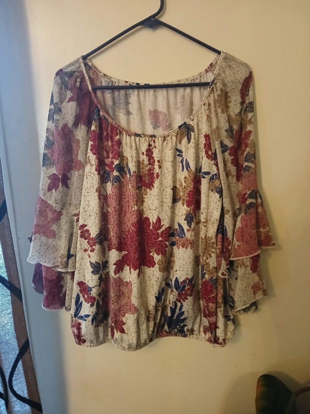 No brand women's white and red floral flower print blouse Size XL